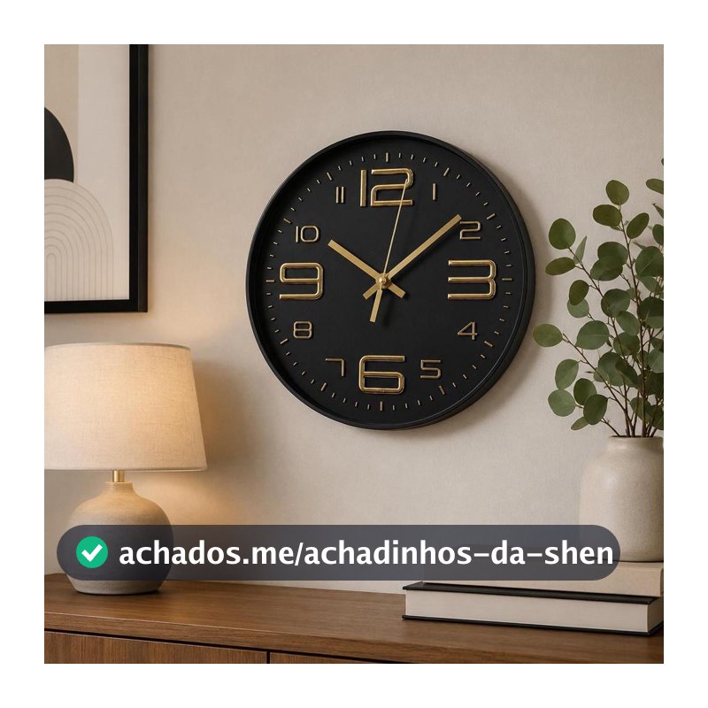 Relogio de parede 29 cm preto com numeros dourados.